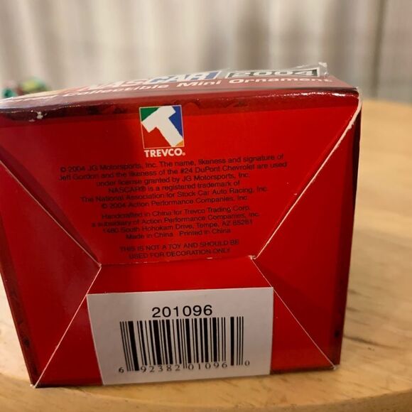 Nascar 2004 Dated Collectible Ornament - Picture 6 of 7